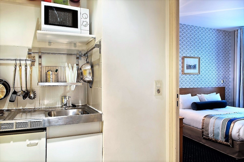 Hotel Romance Malesherbes by Patrick Hayat 86