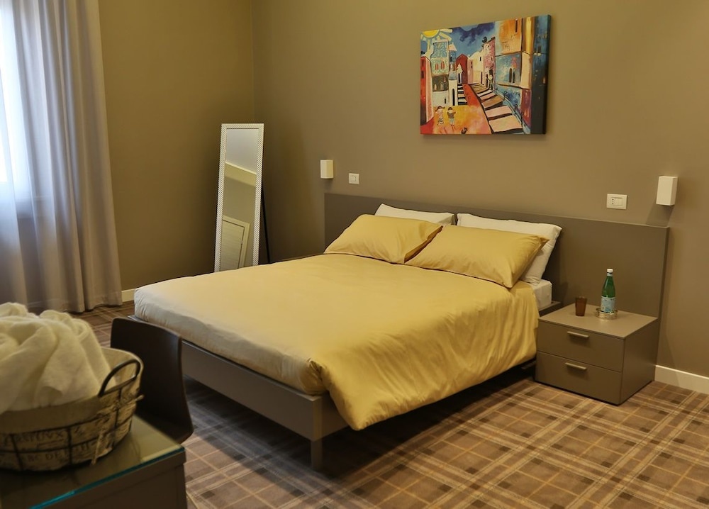 Piazza Italia - Rooms for Rent