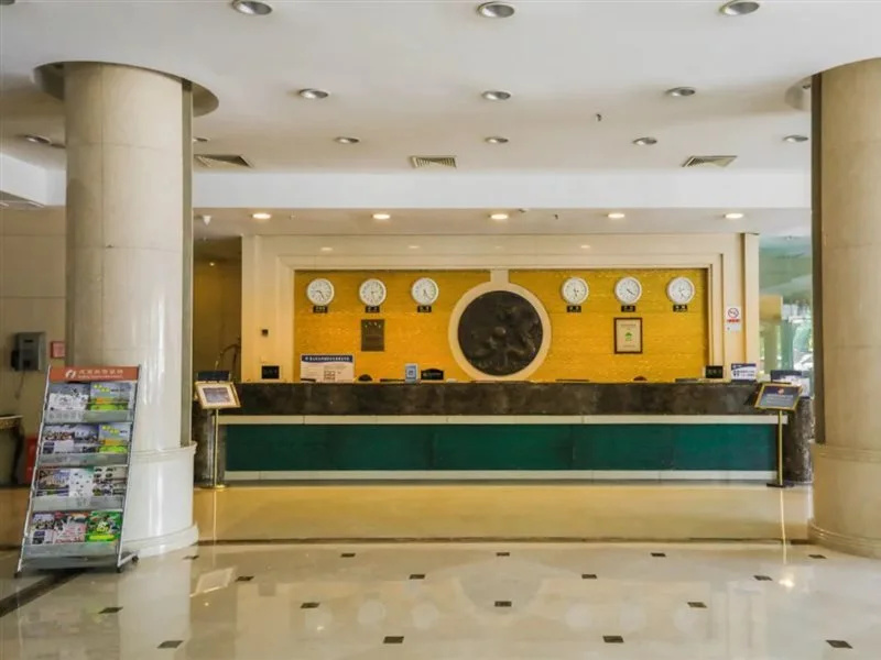 Lobby & Reception