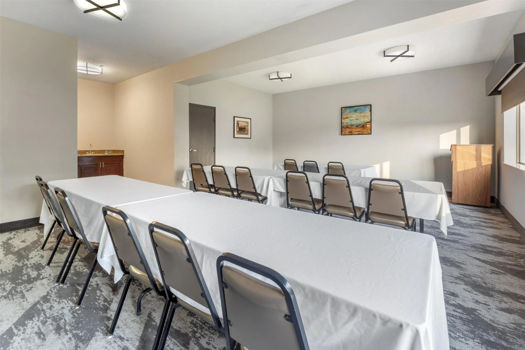 Best Western Plus Executive Inn - фото 14