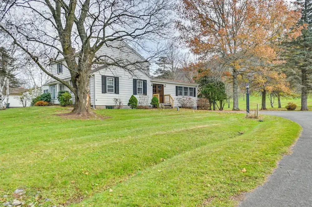 Slope Views: Luxe Windham Retreat w/ Hot Tub!