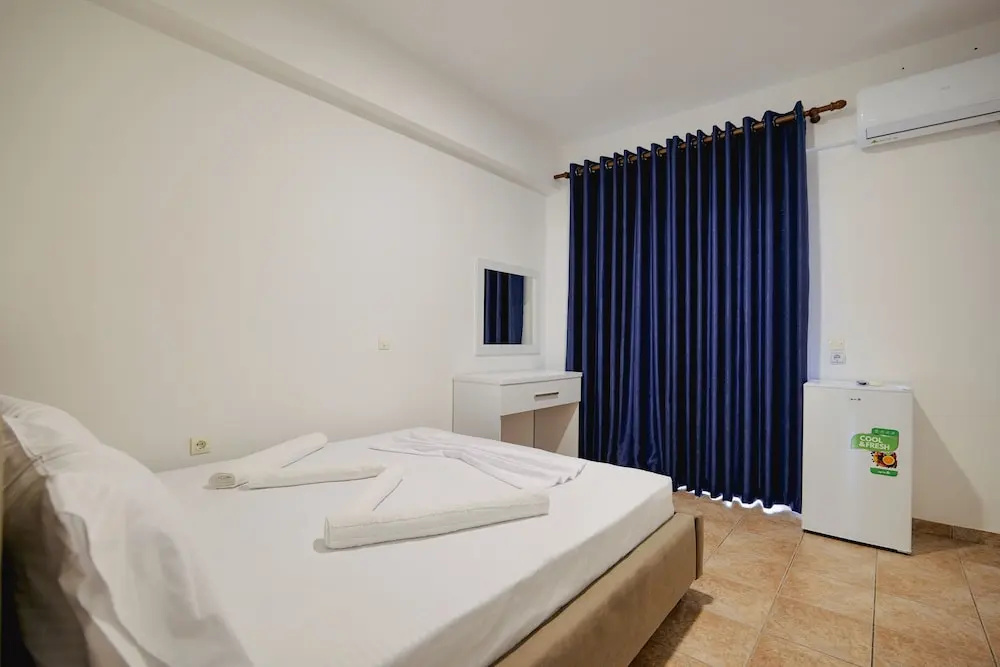 Standard Double room with balcony (full double bed)