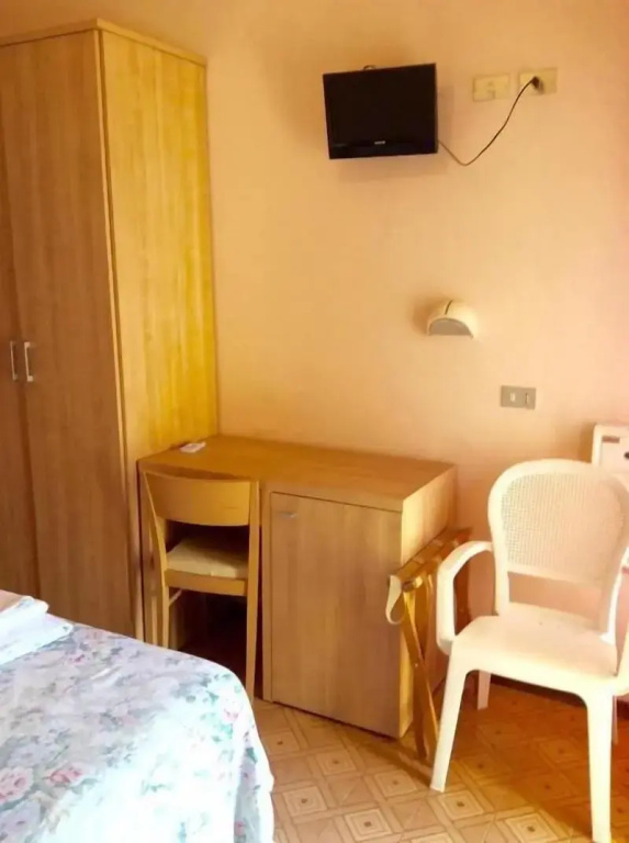 Standard Quintuple room