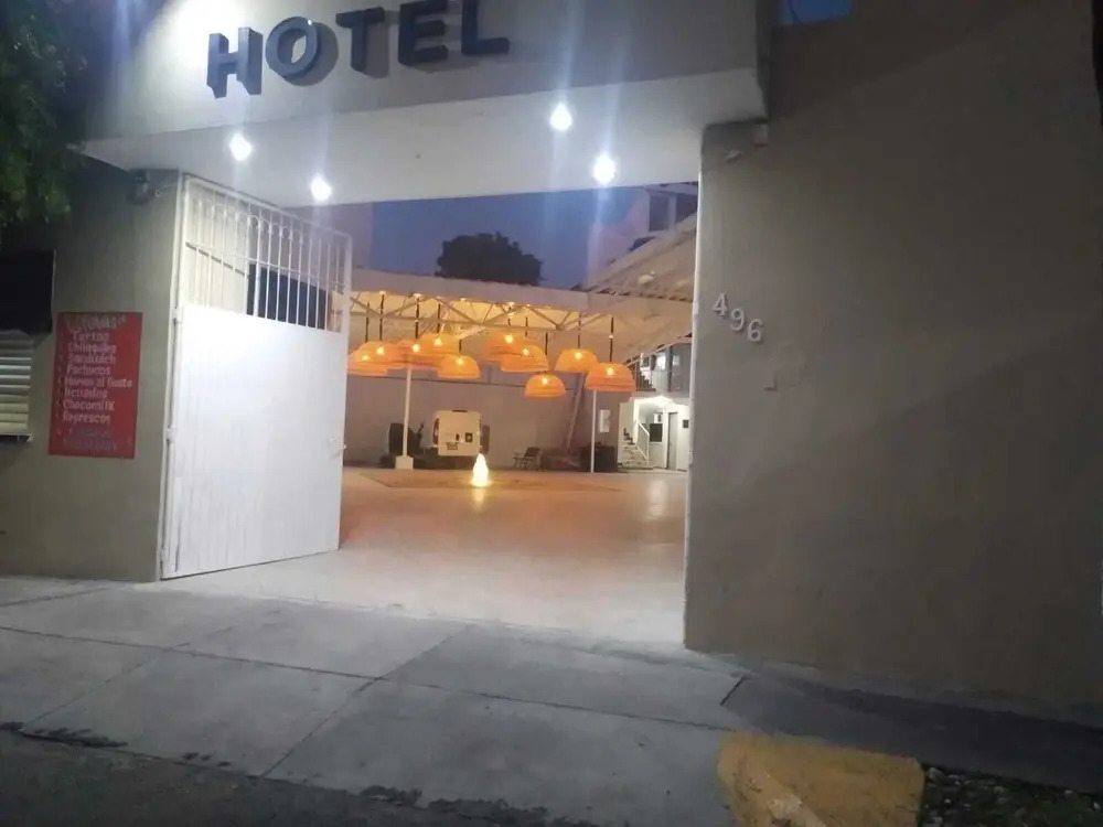 Hotel Caracoles Colima — фото