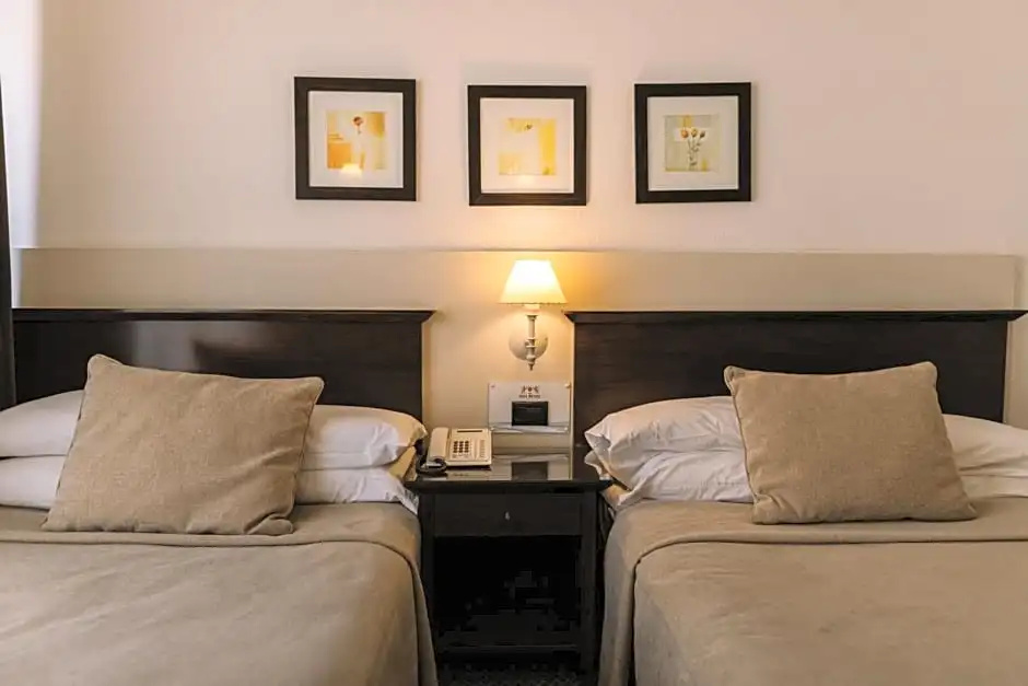 Dos Reyes Hotel - Chambres