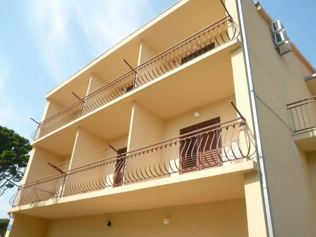 Apartments Šarić