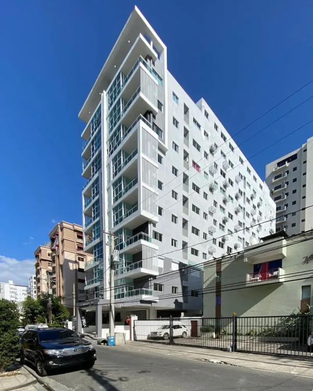 The LUX Natural Art Downtownsd Pool Gym 2BR