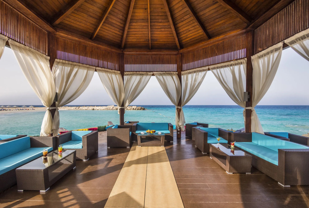 Beach & Waterfront
