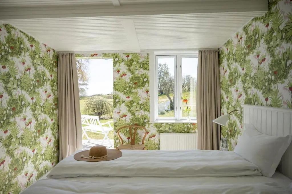 Deluxe Double room with sea view (full double bed)
