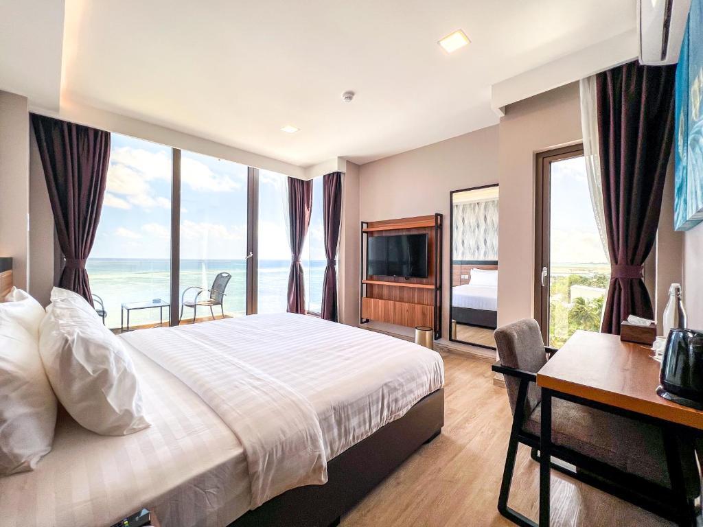 Triton Prestige Seaview & Spa