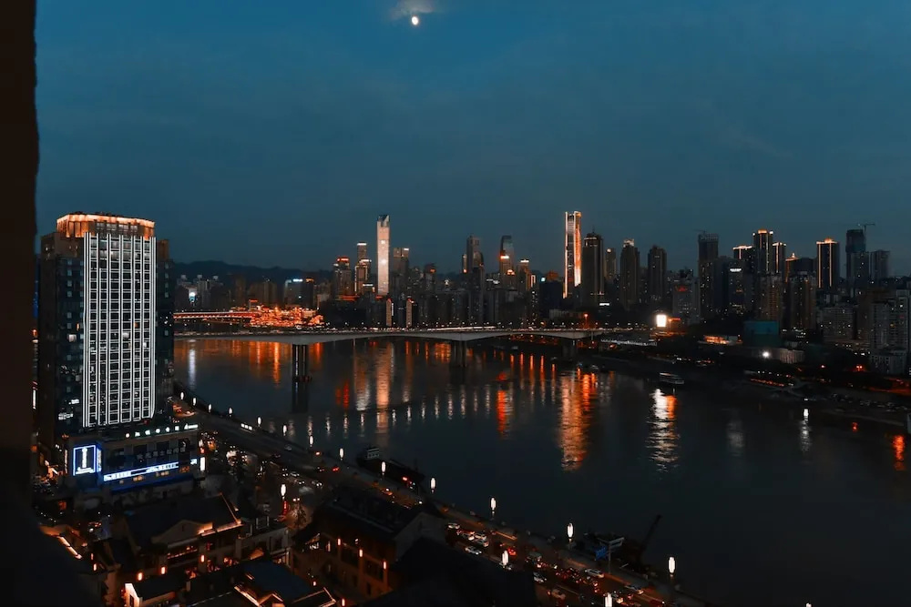 Qing Apartment Spring Heartbeat