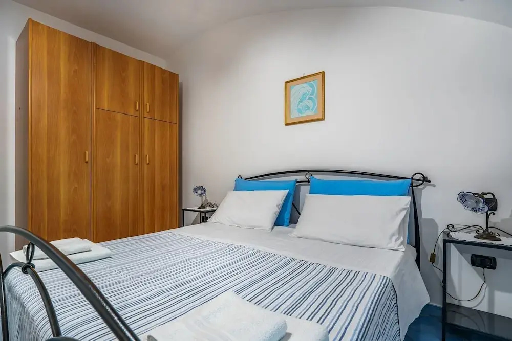 2 Bedrooms Apartment with sea view