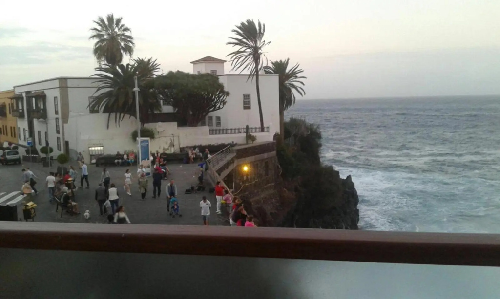 Ocean Views. Flat 3 bedrooms.