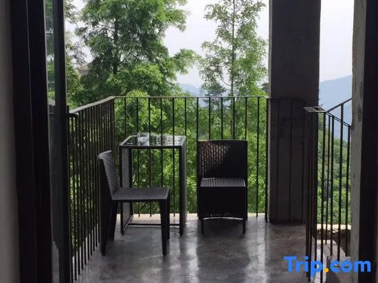 Balcony & Terrace