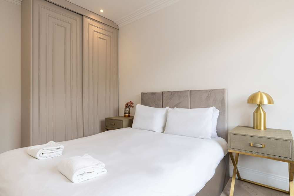 Luxury Apartments Near Harrods and the Science Museum