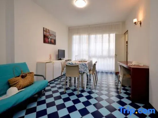 Spacious Apartment 30mt from the Beach