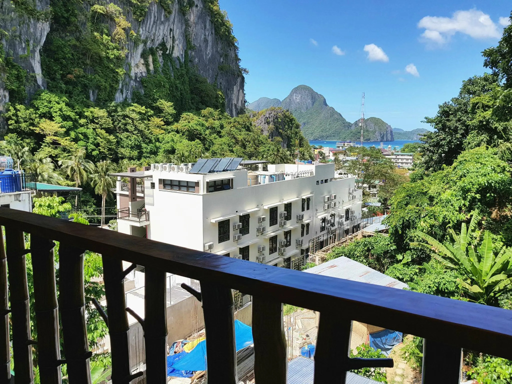 Deluxe room with sea view
