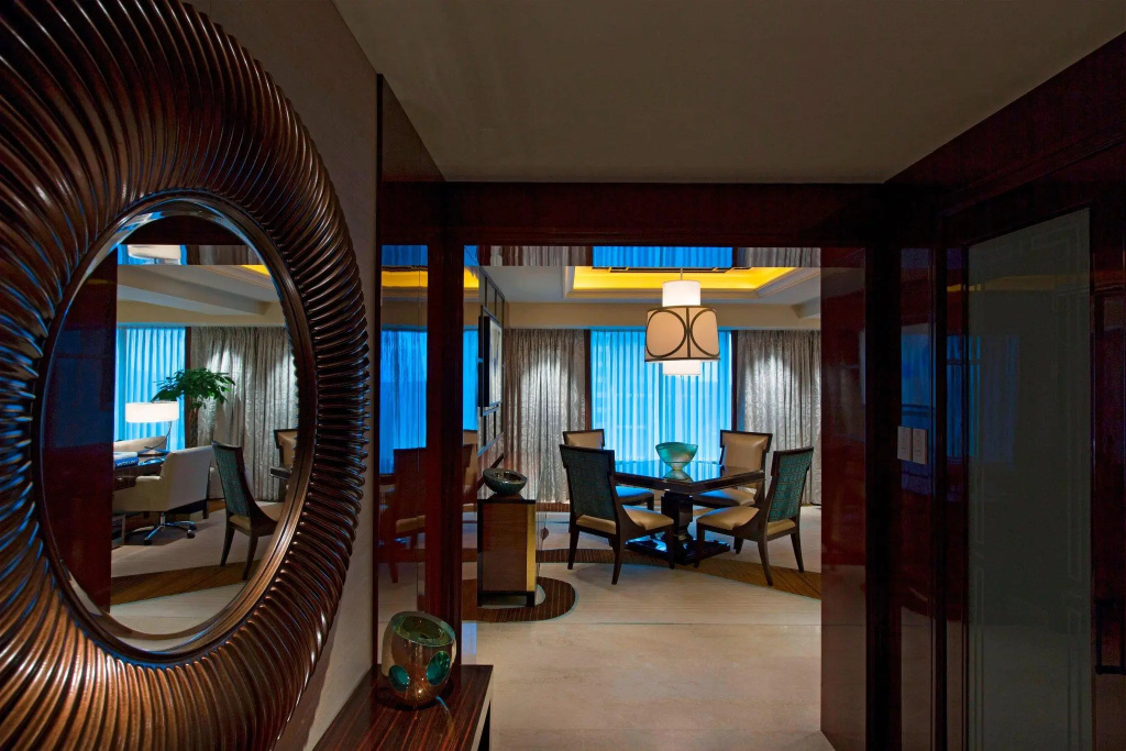 Presidential Club Suite