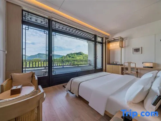Standard Double room with mountain view (full double bed)