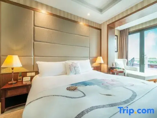 Standard Double room with balcony and with lake view (full double bed)