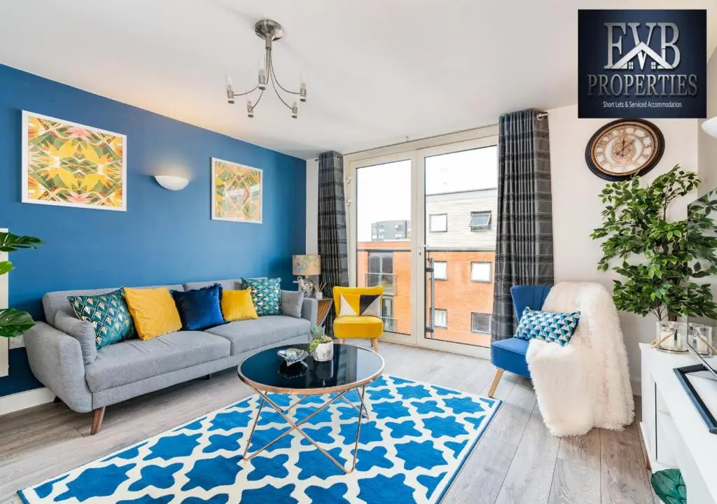 Stunning Central 2 Bedroom Apartment by EVB Properties Short Lets & Serviced Accommodation Southampton - Ocean Village