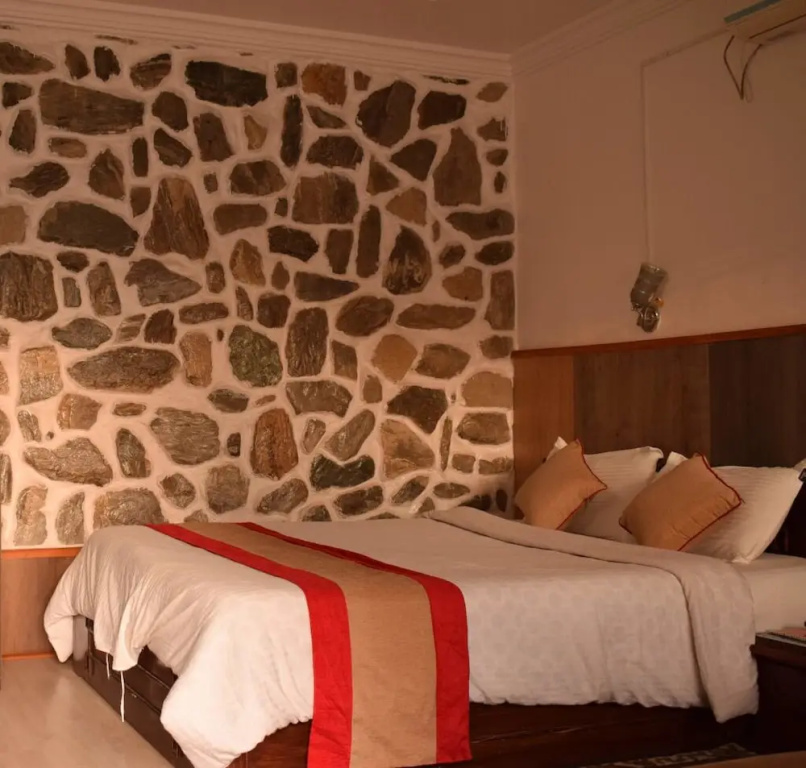 Standard Double room (full double bed)