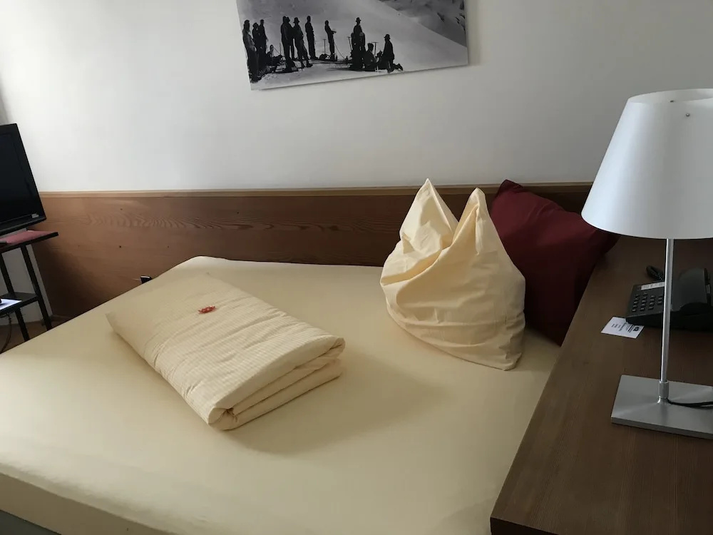 Standard Single room with mountain view