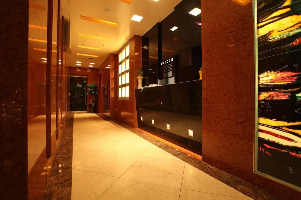 A-NA Hotel