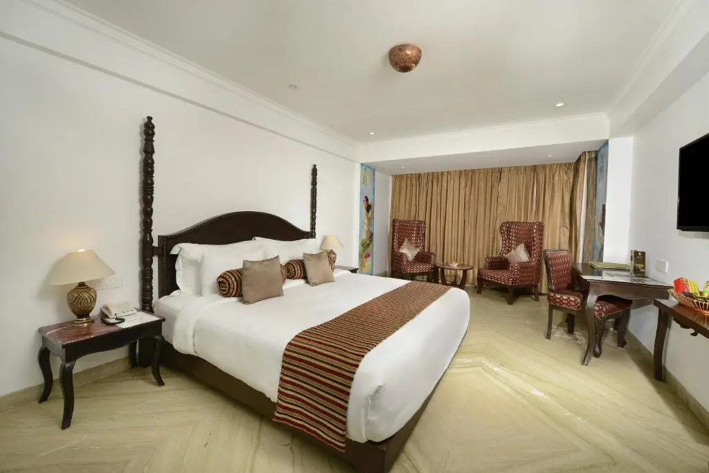 Deluxe Double room (full double bed)