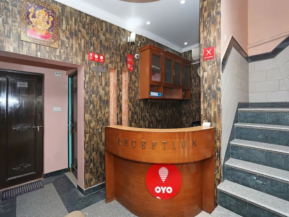Lobby & Reception