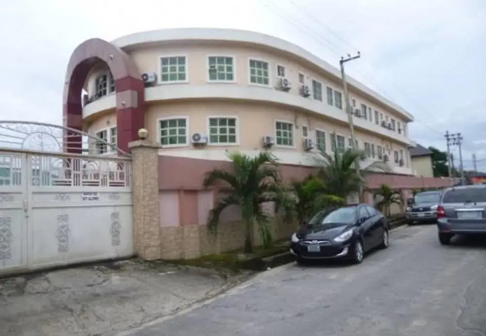 Chrisolik Hotel