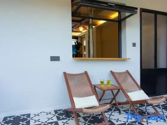 Luding Dadu Tingfeng Homestay (Luding Bridge Scenic Area)