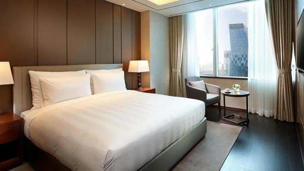 Superior Double Suite Room full double bed