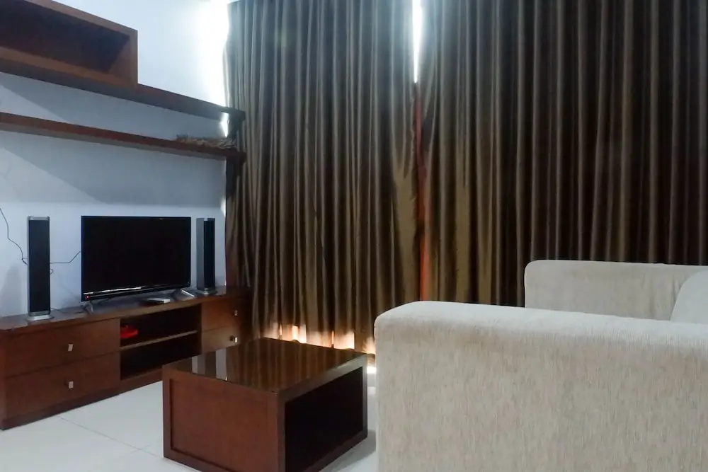 Modern 2Br Apartment At Aryaduta Residence Connected To Cito Mall