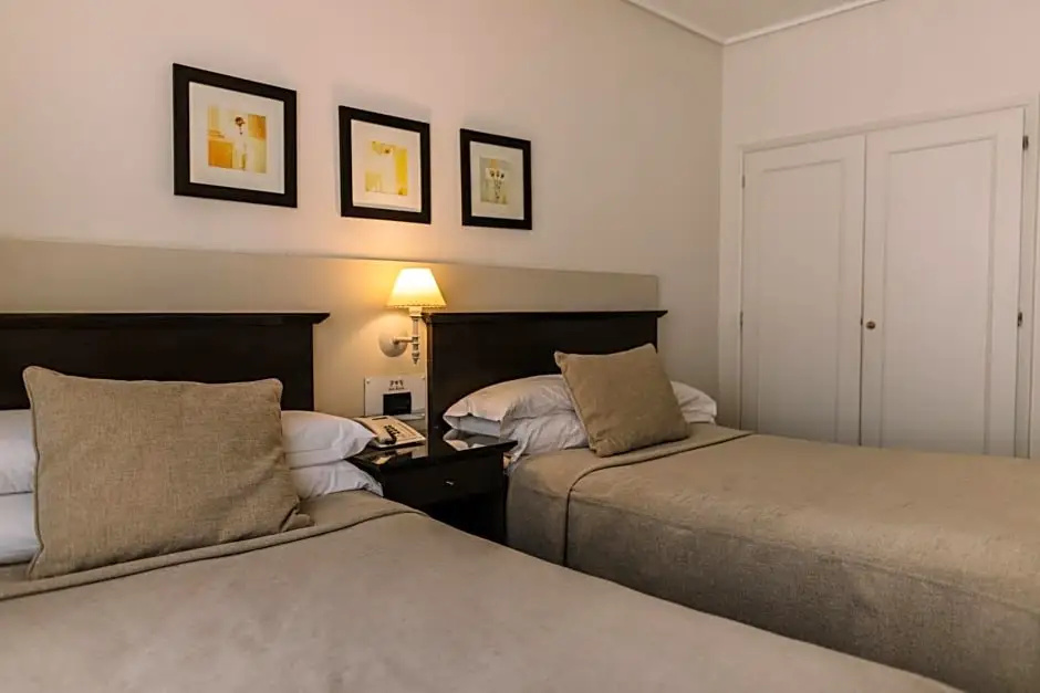 Dos Reyes Hotel - Chambres