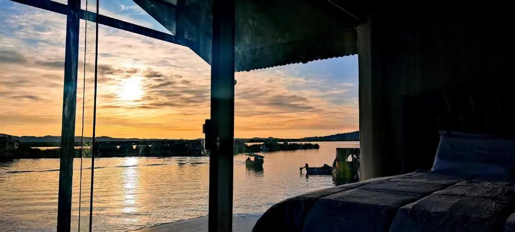 Alojamiento Flotante Del Titicaca