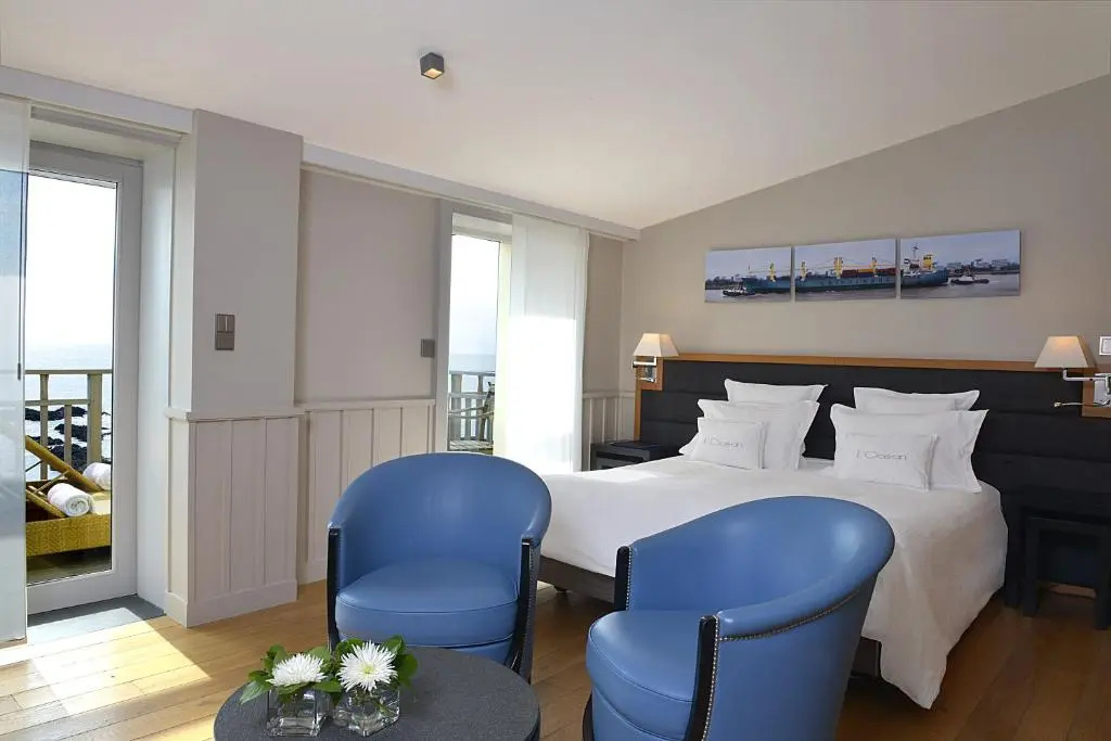 Superior Double room with sea view (full double bed)