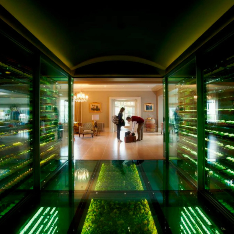 Lobby & Reception
