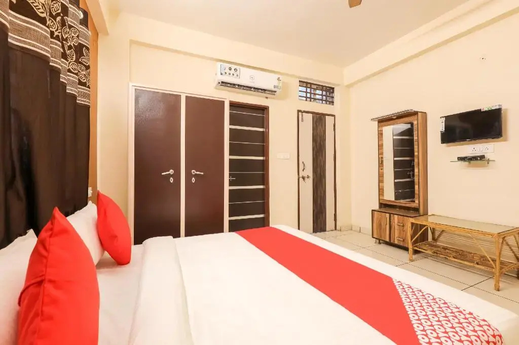 Moments Cafe And Restaurant by OYO Rooms