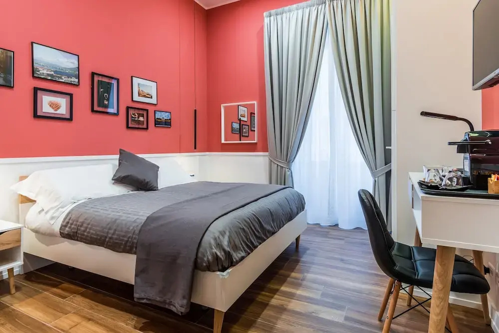 Classic Double room with balcony (full double bed)