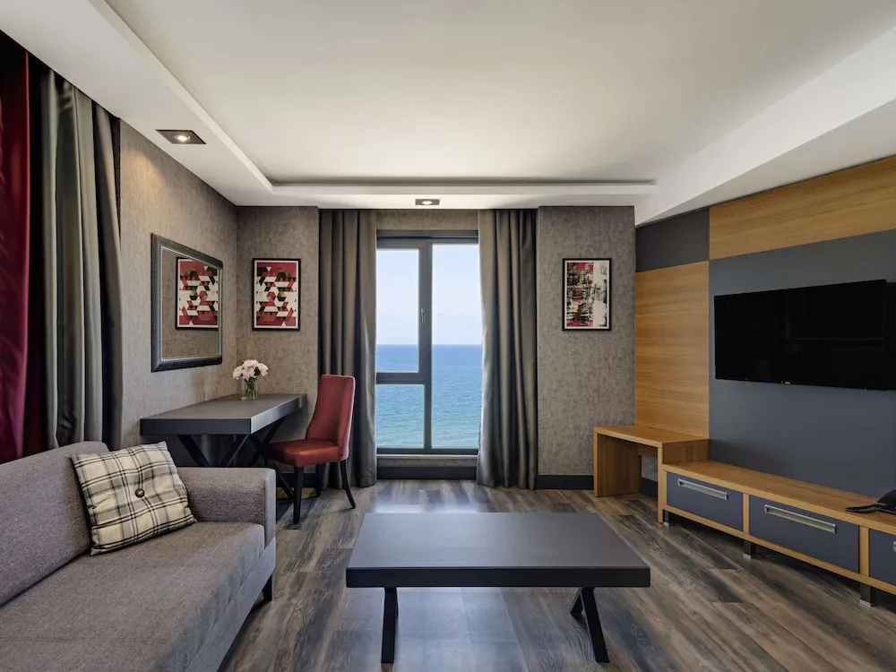 Deluxe Double room with sea view (full double bed)