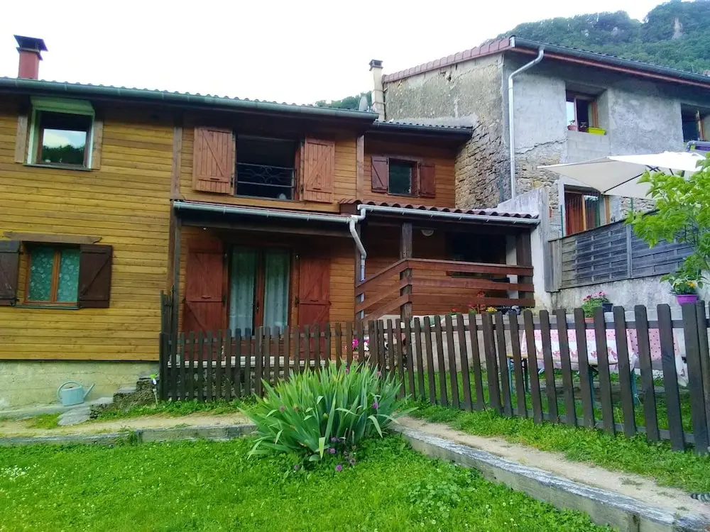 Apartment With 2 Bedrooms in Saint-rambert-en-bugey, With Wonderful Mountain View, Enclosed Garden and Wifi