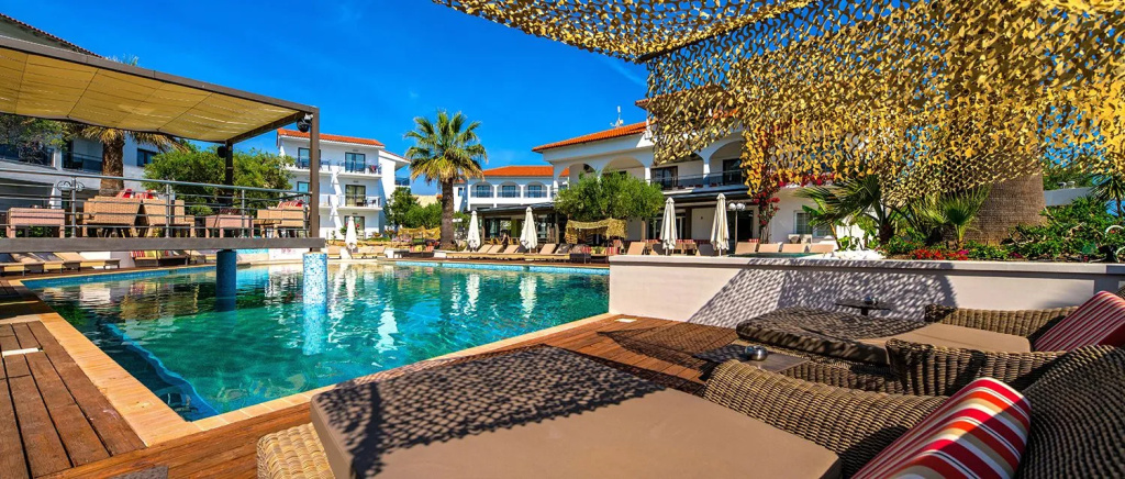 Beach & Waterfront