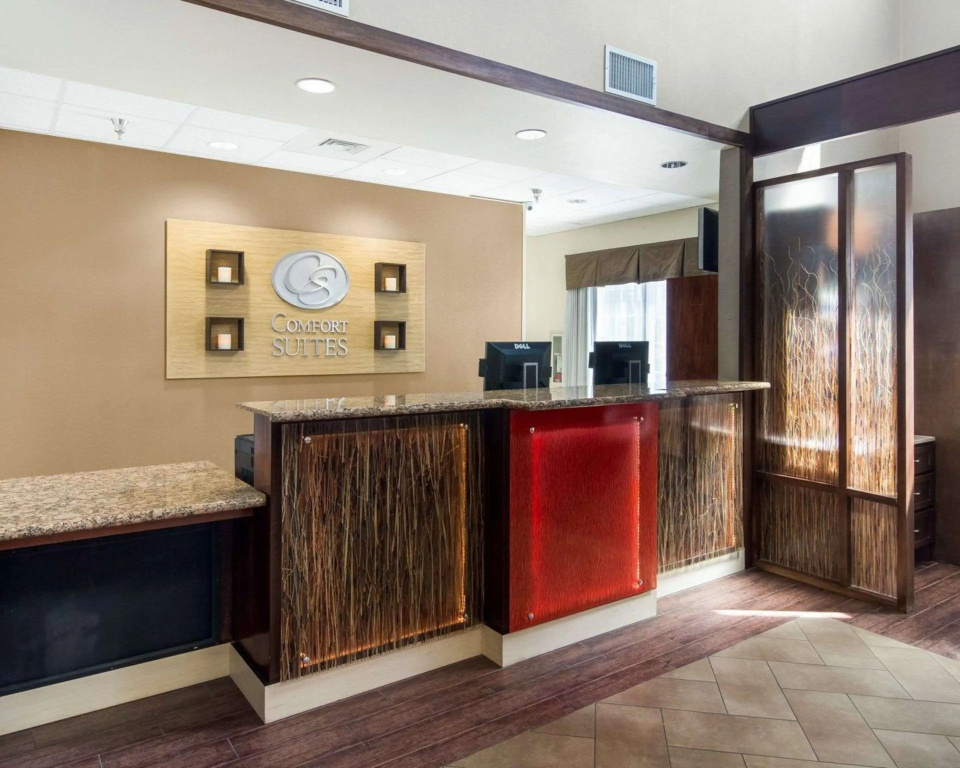 Lobby & Reception