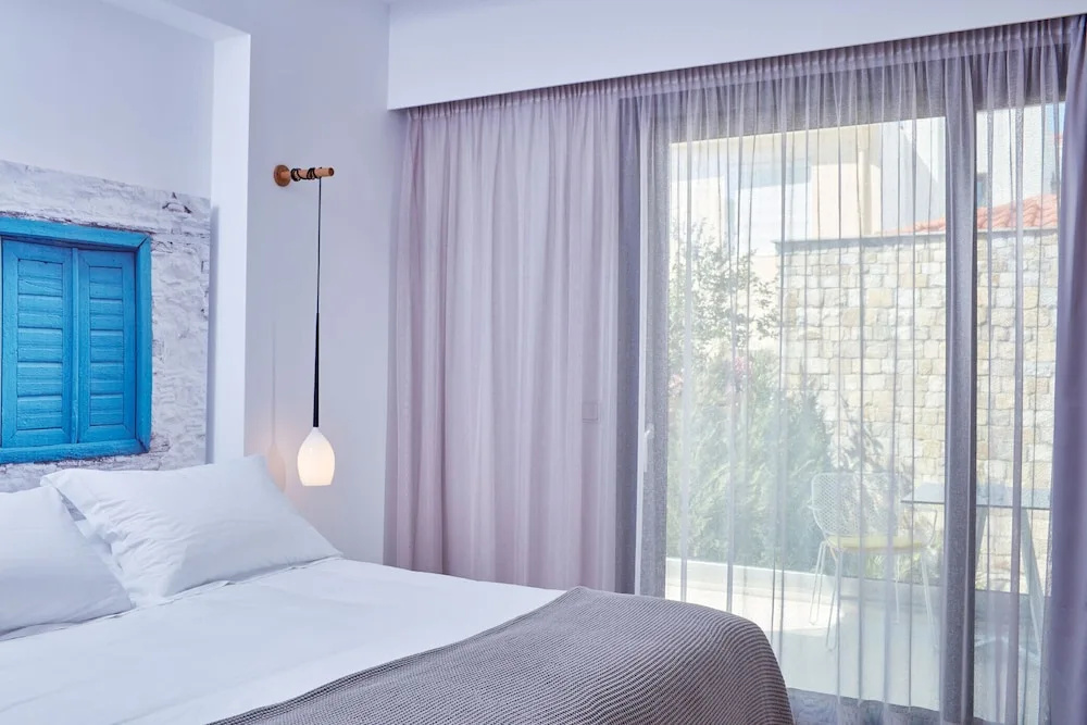 Standard Double Basement room with balcony (full double bed)