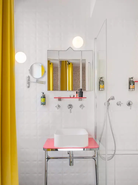 Hôtel Crayon Rouge 61
