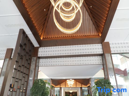 Grand Hotel Mangshi Shengshui Lake