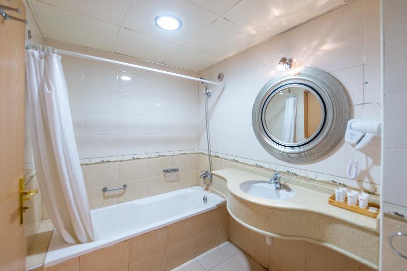 Crystal Plaza Hotel