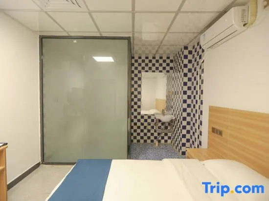 Deluxe Double room (full double bed)