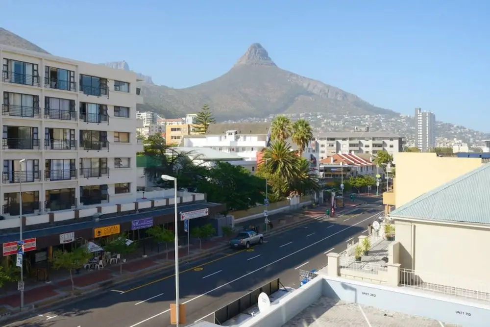 2 Bedroom Sea Point Apartment
